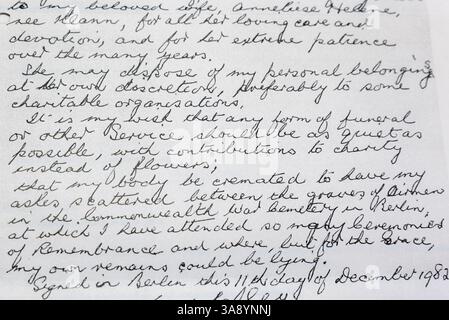 Will & Testament scritto dall'ex militare britannico della RAF che soggiornò a Berlino nel dopoguerra in servizio presso il governo e partecipò a molti eventi commemorativi Foto Stock