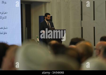 Damasco, Siria. 29 marzo 2025. Il nuovo ministro siriano degli interni, Anas Khattab, parla durante la cerimonia annunciando il nuovo governo siriano al Palazzo del popolo di Damasco. Crediti: Moawia Atrash/dpa/Alamy Live News Foto Stock