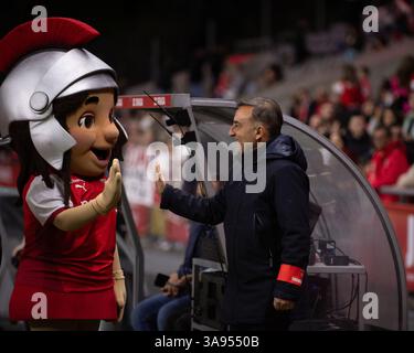 Braga, Guimaraes, Portogallo. 29 marzo 2025. CARLOS CARVALHAL allenatore del SC Braga visto durante la partita di Liga Portugal Betclic 2024/25 tra SC Braga e FC Arouca al EstÃ¡dio Municipal de Braga il 29 marzo 2025 a Braga, Portogallo. Punteggio finale SC Braga 2 - 1 FC Arouca (immagine di credito: © Miguel Lemos/ZUMA Press Wire) SOLO PER USO EDITORIALE! Non per USO commerciale! Crediti: ZUMA Press, Inc./Alamy Live News Foto Stock