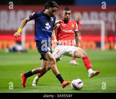 Braga, Guimaraes, Portogallo. 29 marzo 2025. JASON dell'FC AROUCA è stato visto in azione durante la partita della Liga Portugal Betclic 2024/25 tra SC Braga e FC Arouca al EstÃ¡dio Municipal de Braga il 29 marzo 2025 a Braga, Portogallo. Punteggio finale SC Braga 2 - 1 FC Arouca (immagine di credito: © Miguel Lemos/ZUMA Press Wire) SOLO PER USO EDITORIALE! Non per USO commerciale! Crediti: ZUMA Press, Inc./Alamy Live News Foto Stock