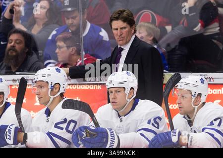 21 ottobre 2017: Allenatore dei Toronto Maple Leafs Mike Babcock durante la partita tra Toronto Maple Leafs e Ottawa Senators al Canadian Tire Centre di Ottawa, Canada. I Senators hanno vinto la partita con un punteggio di 6-3. Daniel Lea/CSM(immagine di credito: &Copy; Daniel Lea/CSM tramite cavo ZUMA) Foto Stock