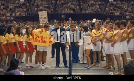 DATA DI USCITA: 29 settembre 2017 TITOLO: Battle of the Sexes STUDIO: Fox Searchlight Pictures DIRECTOR: Jonathan Dayton, Valerie Faris TRAMA: The true story of the 1973 tennis match tra Billie Jean King e l'ex campione e serial hustler Bobby Riggs. PROTAGONISTA: EMMA STONE nel ruolo di Billie Jean King, STEVE CARELL nel ruolo di Bobby Riggs. (Immagine di credito: © Fox Searchlight Pictures/Entertainment Pictures/ZUMAPRESS.com) Foto Stock