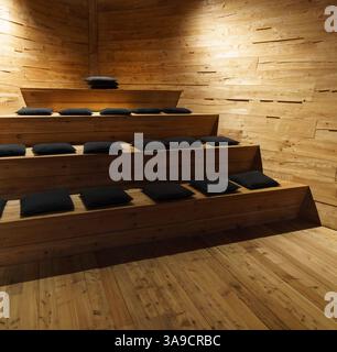 Muzeum Jana Pawła II i Prymasa Wyszynskiego. Museo di Giovanni Paolo II e Primate Wyszynski all'interno del Tempio della Divina Provvidenza, Varsavia. Auditorium. Foto Stock