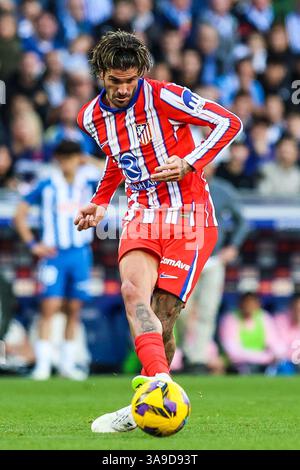 Barcellona, Spagna. 29 marzo 2025. Rodrigo De Paul (5) dell'Atletico Madrid visto durante la partita di la Liga tra Espanyol e Athletic Club allo Stage Front Stadium di Barcellona. Foto Stock