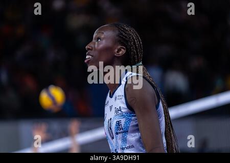Firenze, Italia. 30 marzo 2025. Paola Egonu (Numia vero Volley Milano) durante il playoff Scudetto - Savino del bene Scandicci vs Numia vero Volley Milano, partita femminile di pallavolo di serie A1 a Firenze, Italia, marzo 30 2025 Credit: Independent Photo Agency/Alamy Live News Foto Stock