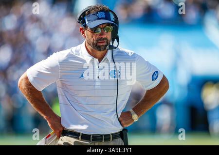 25 settembre 2017: Allenatore Larry Fedora dei North Carolina Tar Heels durante il match di football NCAA tra i Duke Blue Devils e i North Carolina Tar Heels al Kenan Memorial Stadium di Chapel Hill, North Carolina. (Scott Kinser/Cal Sport Media)(immagine di credito: &Copy; Scott Kinser/CSM tramite cavo ZUMA) Foto Stock