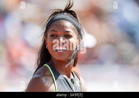 Austin Texas USA, marzo 29 2025: Tre volte medaglia d'oro olimpica GABBY THOMAS di Austin, Texas, sorride dopo aver partecipato alla seconda tappa della gara di invito femminile 4X400 metri al 97° Texas Relays. Thomas ha vinto l'oro nei 200 metri e due relè per gli Stati Uniti alle Olimpiadi di Parigi del 2024. Crediti: Bob Daemmrich/Alamy Live News Foto Stock