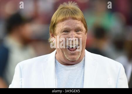 24 SETTEMBRE 2017 : il proprietario degli Oakland Raiders Mark Davis corre in campo prima del match di domenica sera tra gli Oakland Raiders e i Washington Redskins al FedEx Field di Landover, MD. (Immagine di credito: &Copy; John Middlebrook/CSM tramite cavo ZUMA) Foto Stock