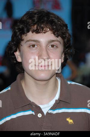 17 luglio 2006; Los Angeles, CA, Stati Uniti; DARYL SABARA alla "Monster House" di Los Angeles Premiere tenutasi al Mann Village Theatre. Credito obbligatorio: Foto di Glenn Weiner/ZUMA Press. (©) Copyright 2006 di Glenn Weiner Foto Stock