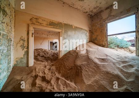 Immagini astratte della città fantasma di Kolmanskop, vicino a Luderitz in Namibia. Foto Stock