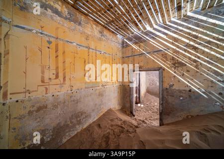 Immagini astratte della città fantasma di Kolmanskop, vicino a Luderitz in Namibia. Foto Stock