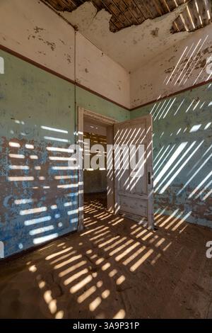 Immagini astratte della città fantasma di Kolmanskop, vicino a Luderitz in Namibia. Foto Stock