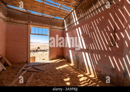 Immagini astratte della città fantasma di Kolmanskop, vicino a Luderitz in Namibia. Foto Stock