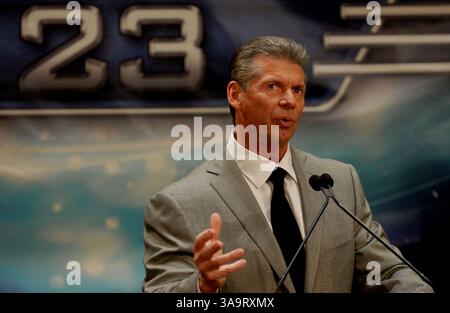 28 marzo 2007. New York. Il presidente della WWE Vince McMahon parla alla conferenza stampa annunciando i dettagli di WrestleMania 23 alla Trump Tower. (Immagine di credito: © Sharkpixs/ZUMA Press) Foto Stock