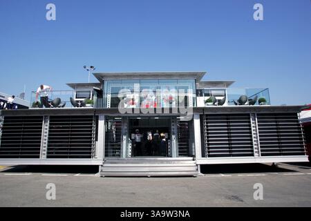 McLaren Motorhome...Campionato del mondo di Formula 1, Rd 4, Gran Premio di Spagna, preparativi, Barcellona, Spagna, giovedì 10 maggio 2007...IMMAGINE DIGITALE. (Immagine di credito: ©Sutton Motorsports/ZUMA Press) RESTRIZIONI: SOLO DIRITTI del Nord e del Sud America! Foto Stock