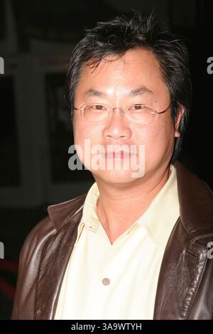 1 febbraio 2006; Los Angeles, CA, Stati Uniti; il regista JAMES WONG alla "Final Destination 3" LA Premiere tenutasi all'ArcLight Cinema di Hollywood. Credito obbligatorio: Foto di Michael Papo/KPA/ZUMA Press. (©) Copyright 2006 di Michael Papo Foto Stock