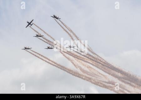 Avalon, Australia. 30 marzo 2025. RAAF Roulettes viste nell'esposizione aerea dell'Avalon International Airshow. Avalon International Airshow 2025, Final Day con l'Airforce Roulettes e l'USAF F-22 Raptor in mostra aerea. (Foto di Olivier Rachon/SOPA Images/Sipa USA) credito: SIPA USA/Alamy Live News Foto Stock