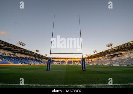 WARRINGTON, INGHILTERRA - 28 MARZO 2025: Una vista generale dell'Halliwell Jones Stadium, sede dei Warrington Wolves in vista del Betfred Super League Round Foto Stock