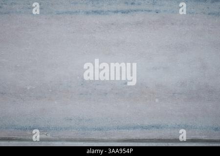 Vista ravvicinata del marmo rosa sul Duomo di Milano. Foto Stock
