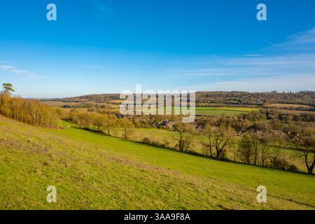 La Darenth Valley e Shoreham Kent dalle colline sopra il villaggio Foto Stock