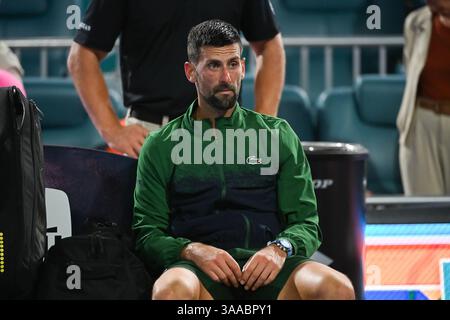 Miami Gardens, Stati Uniti. 30 marzo 2025. 30 marzo 2025; Miami Gardens, Florida, Stati Uniti; il sei volte vincitore del Miami Open Novak Djokovic della Serbia reagisce dopo la sua sconfitta nella finale maschile contro Jakub Mensik della Repubblica Ceca al torneo di tennis Miami Open 2025 all'Hard Rock Stadium sabato 30 marzo 2025, a Miami Gardens, Florida. (Foto: Rick Munroe/Sipa USA) credito: SIPA USA/Alamy Live News Foto Stock