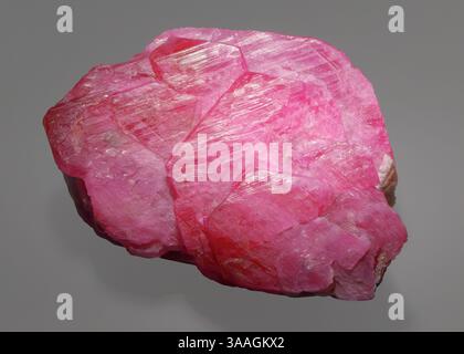 Corindone var. ruby, Myanmar (Birmania) Foto Stock