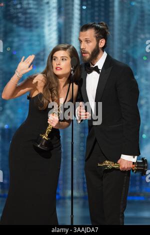 4 marzo 2018 - Hollywood, California, Stati Uniti - Chris Overton e Rachel Shenton accettano l'Oscar per il miglior cortometraggio live action per il lavoro su The Silent Child durante la trasmissione in diretta ABC dei 90th Oscar al Dolby Theatre di Hollywood. (Immagine di credito: © Aaron Poole/AMPAS via ZUMA Wire/ZUMAPRESS.com) Foto Stock