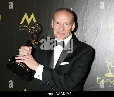 27 aprile 2018 - Pasadena, CA, USA - LOS ANGELES - APR 27: Mark Teschner ai Daytime Emmy Awards 2018 - Creative al Pasadena Civic Auditorium il 27 aprile 2018 a Pasadena, CA (Credit Image: © Kathy Hutchins via ZUMA Wire) Foto Stock
