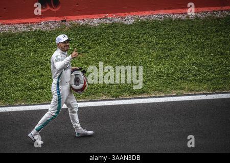 12 maggio 2018 - Barcellona, Catalogna, Spagna - LEWIS HAMILTON (GBR) festeggia dopo aver conquistato la pole position per il GP di Spagna sul circuito di Barcellona - Catalunya (Credit Image: © Matthias Oesterle via ZUMA Wire) Foto Stock