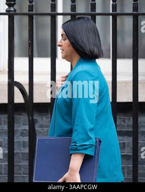 Downing Street, Londra, Regno Unito. 1 aprile 2025. Ministri del governo alla riunione settimanale del Gabinetto. Shabana Mahmood, Lord Cancelliere e Segretario di Stato per la giustizia. Crediti: Malcolm Park/Alamy Live News Foto Stock