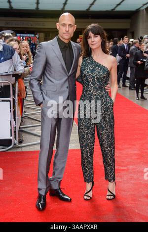 Mark strong e Liza Marshall partecipano ai Jameson Empire Awards 2015 il 29 marzo 2015 al Grosvenor Hotel di Londra Foto Stock