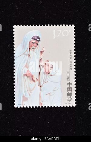 CINA - CIRCA 2007: Un francobollo stampato in Cina mostra Porcellana dello Shiwan, intorno al 2007. Foto Stock