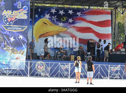 28 maggio 2017 - Miamibeach, Florida, Stati Uniti d'America - MIAMI, FL - 28 MAGGIO: Fine settimana del Memorial Day, The National salute to AmericaÃs Heroes presentato da Hyundai è un'iniziativa di 365 giorni che lancia il fine settimana del Memorial Day progettato per rendere omaggio, onorare e incoraggiare i militari e gli eroi di primo soccorso. Il National salute to AmericaÃs Heroes presentato da Hyundai è ancorato all'Air & Sea Show, che si combinano per offrire ai fan un'esperienza unica nel suo genere in qualsiasi parte del paese. L'evento inaugurale è il Memorial Day weekend 2017, che segna l'inizio di un prodo annuale Foto Stock