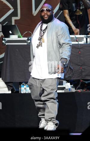 5 aprile 2011 - Sunrise, New York, Stati Uniti d'America - SUNRISE, FL - 05 APRILE: Rick Ross si esibisce al BankAtlantic Center il 5 aprile 2011 a Sunrise, Florida... People: Rick Ross. (Immagine di credito: © Storms Media Group/SMG tramite filo ZUMA) Foto Stock