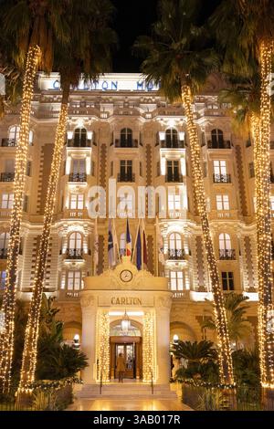 Francia, Alpes-Maritimes (06), Cannes, Croisette, Hôtel Carlton (monumento storico costruito nel 1913 e patrimonio del XX secolo) Foto Stock