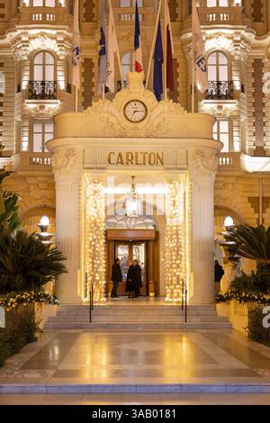 Francia, Alpes-Maritimes (06), Cannes, Croisette, Hôtel Carlton (monumento storico costruito nel 1913 e patrimonio del XX secolo) Foto Stock