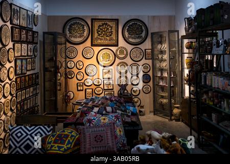 MADABA, GIORDANIA - 10 SETTEMBRE 2021: Negozio Haret Jdoudna. CREDITO: Daniel Rodrigues Foto Stock