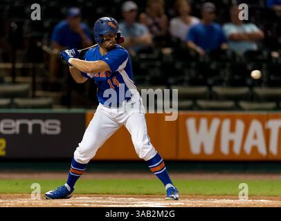 23 maggio 2018: Houston Baptist Outfielder Spencer Halloran (14) durante il Southland Conference Championships 2018. Partita 4: Houston Baptist University vs Central Arkansas al Constellation Field Sugar Land, Texas. Houston Baptist ha vinto in sette inning 14 - 4 (Credit Image: &Copy; Maria Lysaker/CSM via ZUMA Wire) Foto Stock