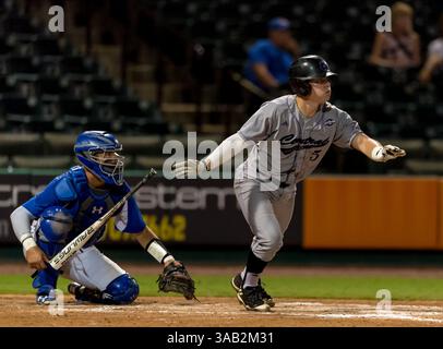 23 maggio 2018: Ricevitore dell'Arkansas centrale William Hancock (5) durante i Southland Conference Championships 2018. Partita 4: Houston Baptist University vs Central Arkansas al Constellation Field Sugar Land, Texas. Houston Baptist ha vinto in sette inning 14 - 4 (Credit Image: &Copy; Maria Lysaker/CSM via ZUMA Wire) Foto Stock