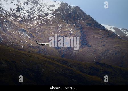 Un aereo Air New Zealand atterra all'Aeroporto di Queenstown Foto Stock