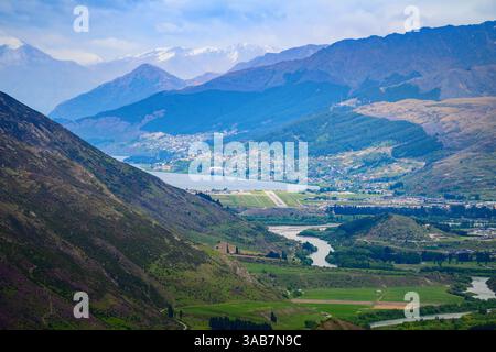 Un aereo Air New Zealand atterra all'Aeroporto di Queenstown Foto Stock
