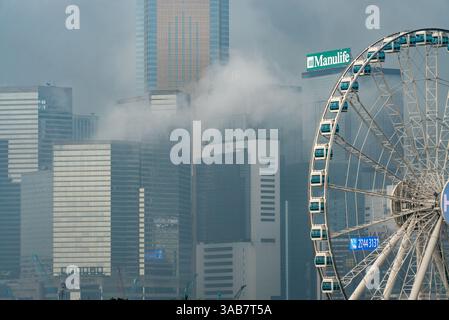Centrale nella nebbia del mattino.27/4/2016, Hong Kong, Cina. Foto Stock