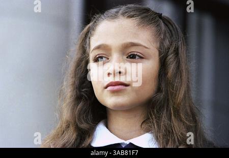 DATA DI RILASCIO: 26 marzo 2004. TITOLO DEL FILM: Jersey Girl. STUDIO: Miramax Films. DIRETTORE: Kevin Smith. TRAMA: Dopo che la sua carriera è stata messa da parte da una tragedia inaspettata e da un esplosione personale, un solo uomo deve prendersi cura della sua precoce figlia. NELLA FOTO: BEN AFFLECK, LIV TYLER, RAQUEL CASTRO. (Immagine di credito: © Miramax Films/Entertainment Pictures/ZUMAPRESS.com) SOLO PER USO EDITORIALE! Non per USO commerciale! Foto Stock