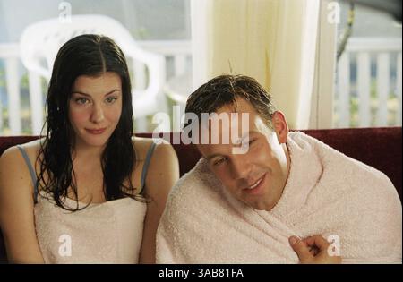 DATA DI RILASCIO: 26 marzo 2004. TITOLO DEL FILM: Jersey Girl. STUDIO: Miramax Films. DIRETTORE: Kevin Smith. TRAMA: Dopo che la sua carriera è stata messa da parte da una tragedia inaspettata e da un esplosione personale, un solo uomo deve prendersi cura della sua precoce figlia. NELLA FOTO: BEN AFFLECK, LIV TYLER, RAQUEL CASTRO. (Immagine di credito: © Miramax Films/Entertainment Pictures/ZUMAPRESS.com) SOLO PER USO EDITORIALE! Non per USO commerciale! Foto Stock