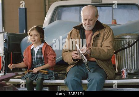 DATA DI RILASCIO: 26 marzo 2004. TITOLO DEL FILM: Jersey Girl. STUDIO: Miramax Films. DIRETTORE: Kevin Smith. TRAMA: Dopo che la sua carriera è stata messa da parte da una tragedia inaspettata e da un esplosione personale, un solo uomo deve prendersi cura della sua precoce figlia. NELLA FOTO: BEN AFFLECK, LIV TYLER, RAQUEL CASTRO. (Immagine di credito: © Miramax Films/Entertainment Pictures/ZUMAPRESS.com) SOLO PER USO EDITORIALE! Non per USO commerciale! Foto Stock