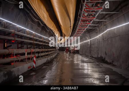 Italia. 2 aprile 2025. I cantieri per la galleria di base Lione-Torino, dove è stata inaugurata la nuova TBM (Tunnel Boring Machine) "Viviana". - Martedì 1 aprile 2025, Italia. News (foto di Marco Alpozzi/LaPresse) crediti: LaPresse/Alamy Live News Foto Stock
