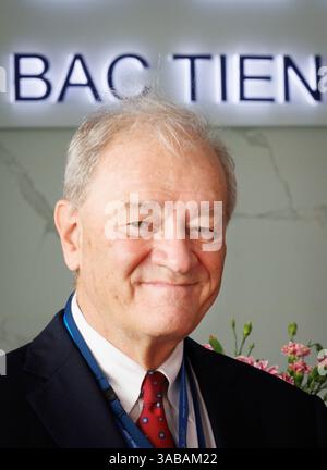 Hai Phong, Vietnam. 2 aprile 2025. Ackermans & van Haaren Presidente Barone Luc Bertrand nella foto durante l'apertura del DEEP C Service Complex nella provincia di Quang Ninh, durante una visita di Stato in Vietnam, mercoledì 2 aprile 2025 a hai Phong. Il re e la regina sono in visita ufficiale di stato in Vietnam dall'1 al 3 aprile 2025. BELGA PHOTO BENOIT DOPPAGNE credito: Belga News Agency/Alamy Live News Foto Stock