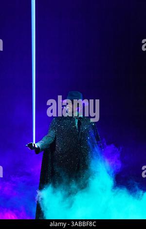 LONDRA, INGHILTERRA - 1 APRILE: Usher (Usher Raymond IV) si esibisce all'O2 Arena di Greenwich il 1° aprile 2025 a Londra, Inghilterra. CAP/Mar ©Mar/Capital Pictures credito: Capital Pictures/Alamy Live News Foto Stock