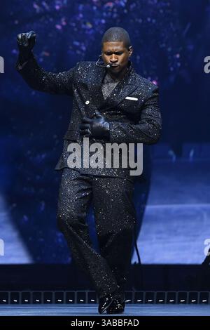 LONDRA, INGHILTERRA - 1 APRILE: Usher (Usher Raymond IV) si esibisce all'O2 Arena di Greenwich il 1° aprile 2025 a Londra, Inghilterra. CAP/Mar ©Mar/Capital Pictures credito: Capital Pictures/Alamy Live News Foto Stock