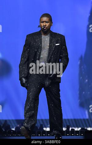 LONDRA, INGHILTERRA - 1 APRILE: Usher (Usher Raymond IV) si esibisce all'O2 Arena di Greenwich il 1° aprile 2025 a Londra, Inghilterra. CAP/Mar ©Mar/Capital Pictures credito: Capital Pictures/Alamy Live News Foto Stock